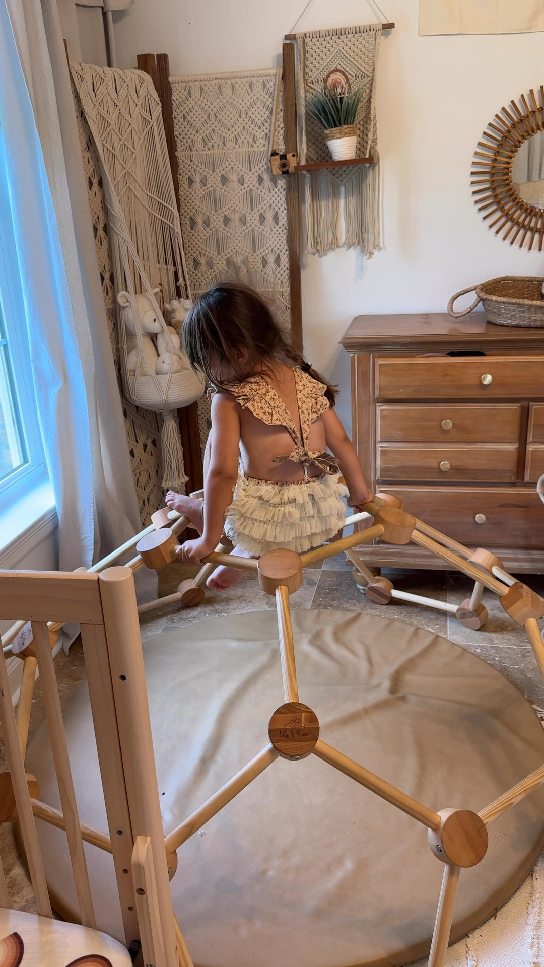 Neutral baby room!!! #neutralbaby #neutralkidsroom #neutralkidstoys