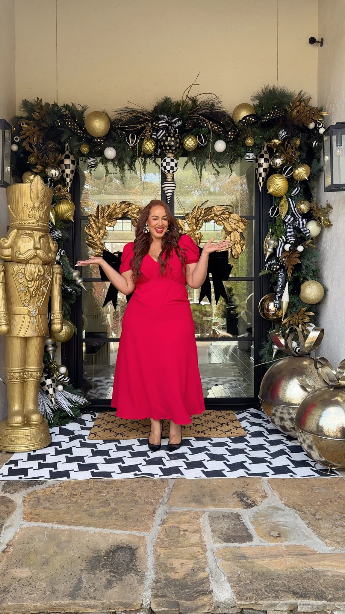 Holiday Porch reveal! 

#LTKHome #LTKHoliday #LTKFindsUnder100