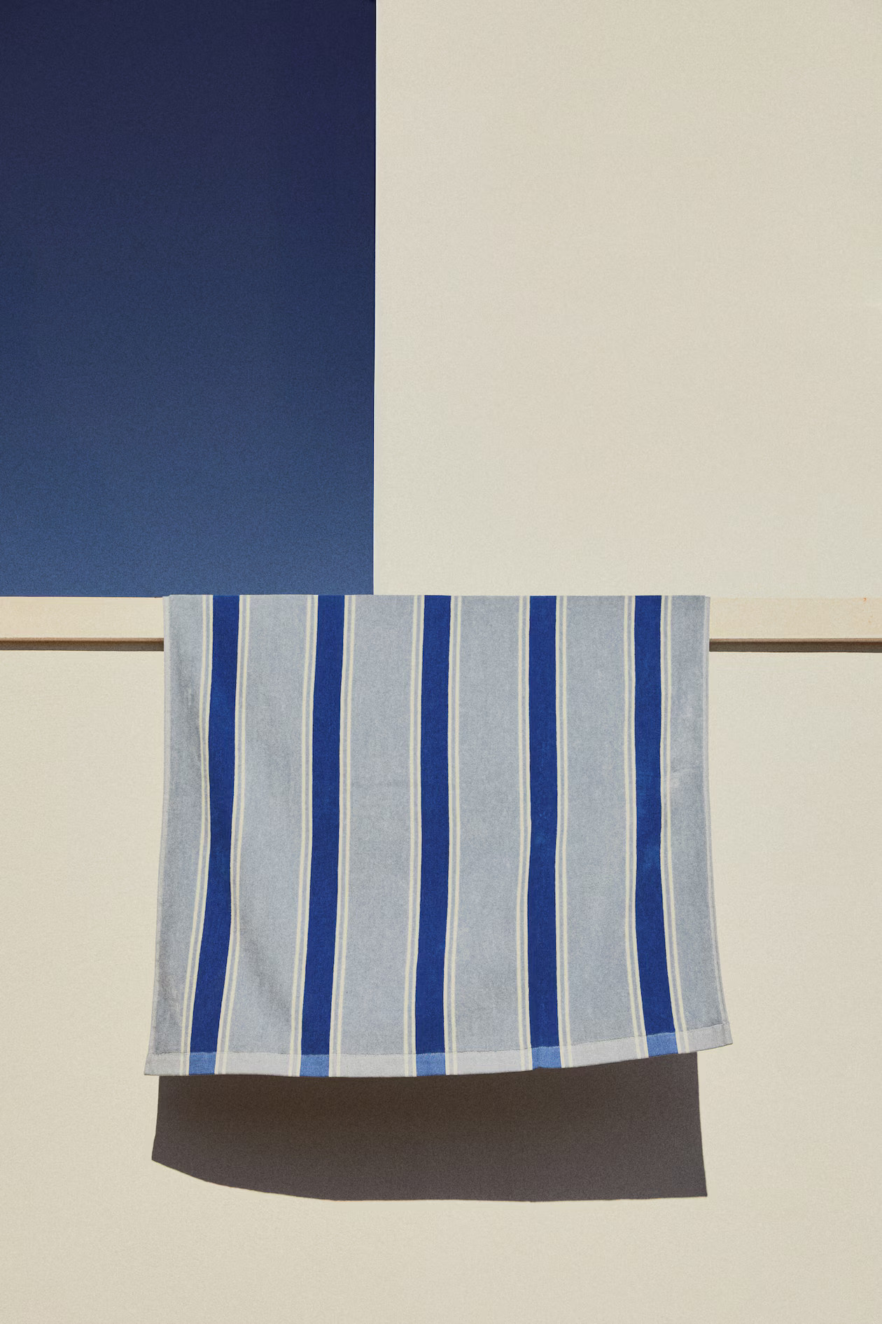 Striped Beach Towel | H&M (US + CA)