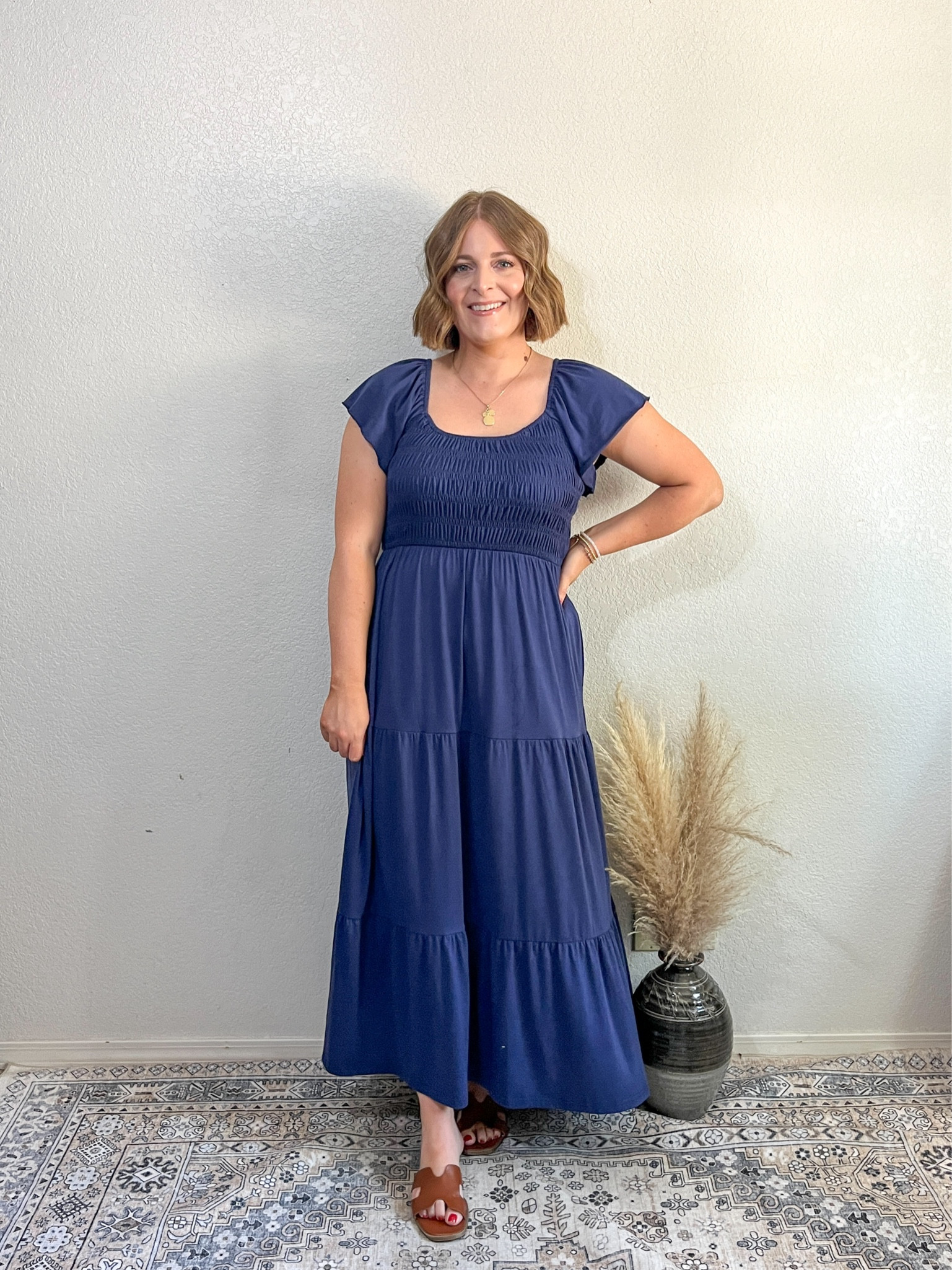 Teacher outfit or office casual style// love this flowy dress! The navy is perfect for transitioning to Fall and it has pockets 👏🏻

Wearing L (tts)

#LTKFindsUnder50 #LTKWorkwear #LTKMidsize