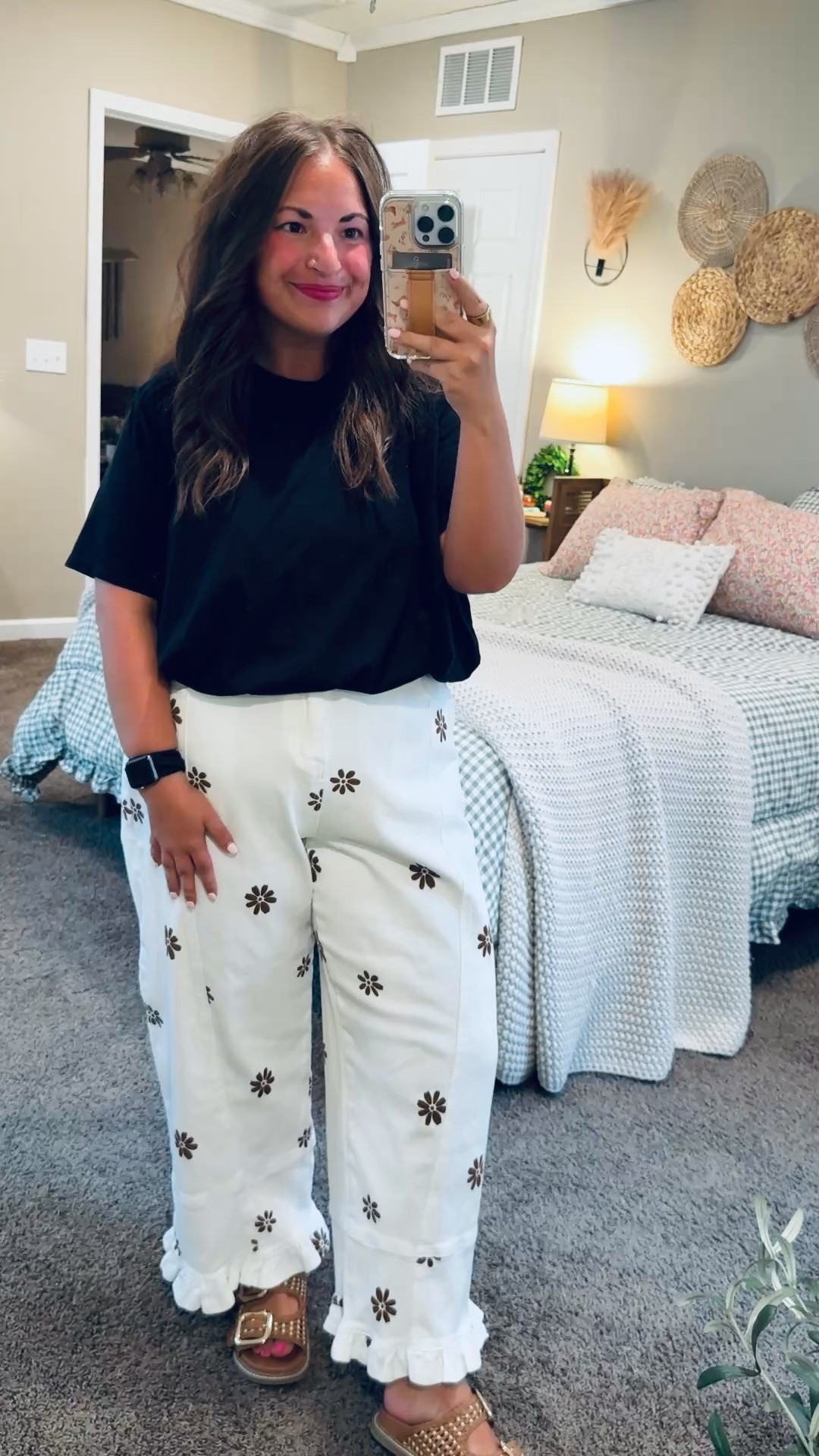 When your jeans are the outfit 🌼 these floral Amazon jeans add the perfect pop to any simple top—easy but still so fun!

sandals: fit true to size // wearing a 5
jeans: fit oversized // wearing an XL
bubble tee: fits true to size // wearing a large 

 #LTKootd #LTKMidsize #LTKWorkwear