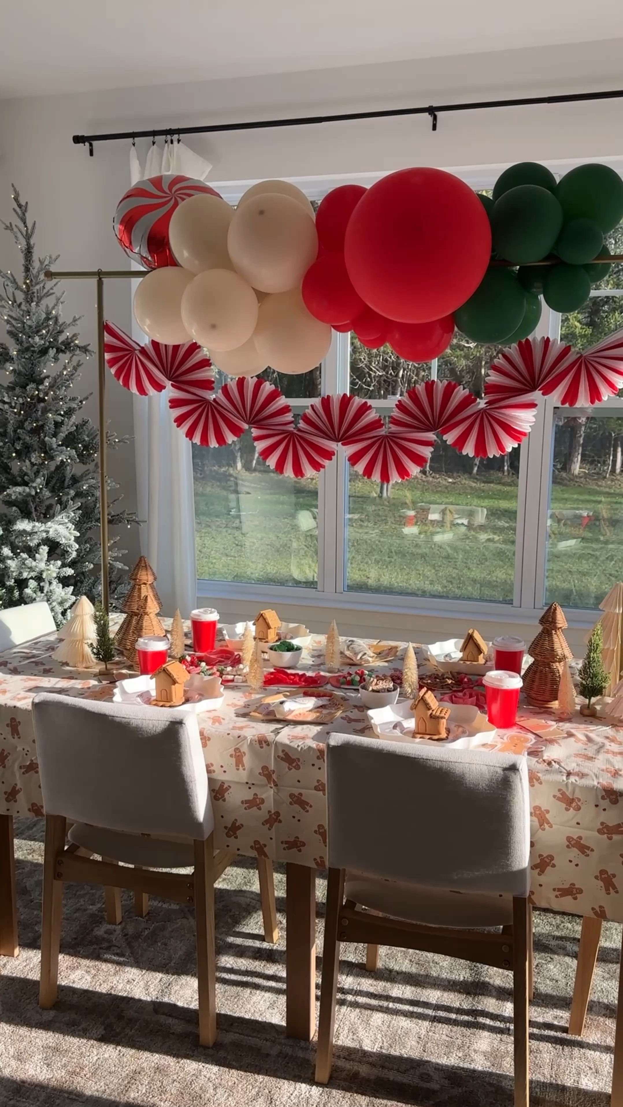 Gingerbread House Decorating 🎄💫

#LTKKids #LTKWatchNow #LTKHoliday