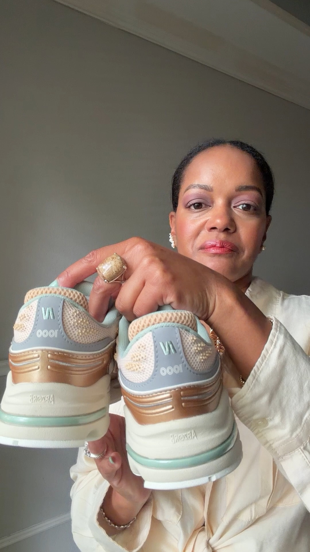 New Balance 1000D sneaker in Desert clay with bisque and mosaic green! Perfect with athletic wear or casual days out!

#LTKmomlife #LTKSaleAlert #LTKOver40