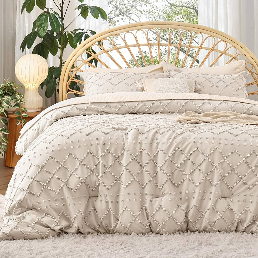 Bedsure King Size Comforter Set - Beige Comforter, Boho Tufted Shabby Chic Bedding Comforter Set,... | Amazon (US)