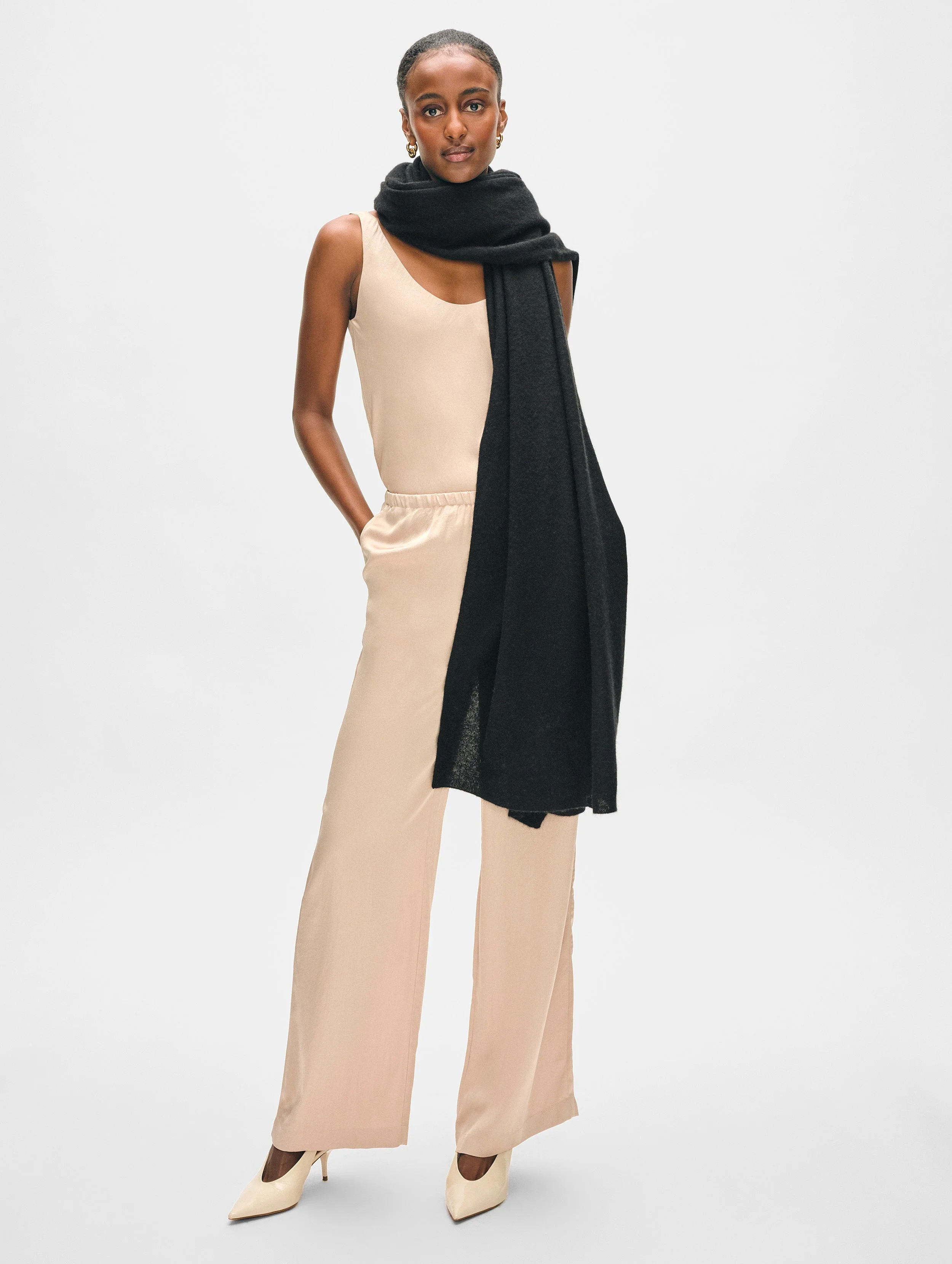 White + Warren Cashmere Travel Wrap in Black size 81" x 36 | White and Warren