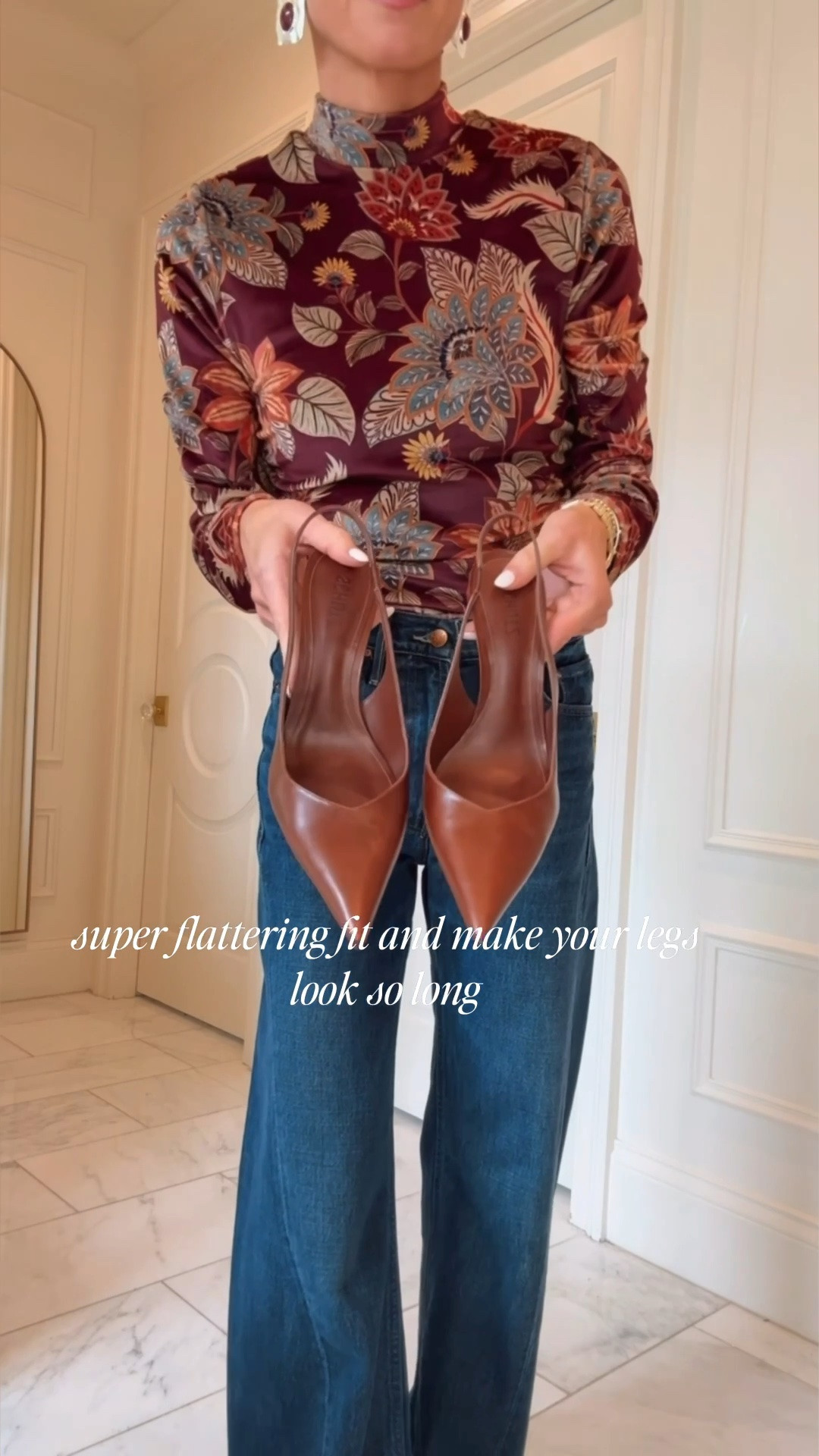 How I’m styling this suede blazer! I’m 5’7 wearing size small in the blazer and size 24 in the jeans, size down one size. 

#LTKootd #LTKSeasonal