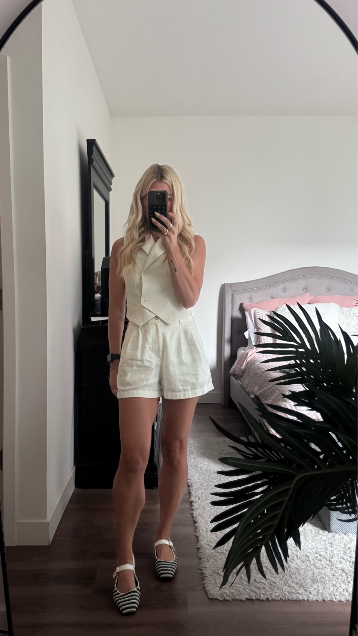 Added shorts to the set! With black and white flats!

#LTKWorkwear
