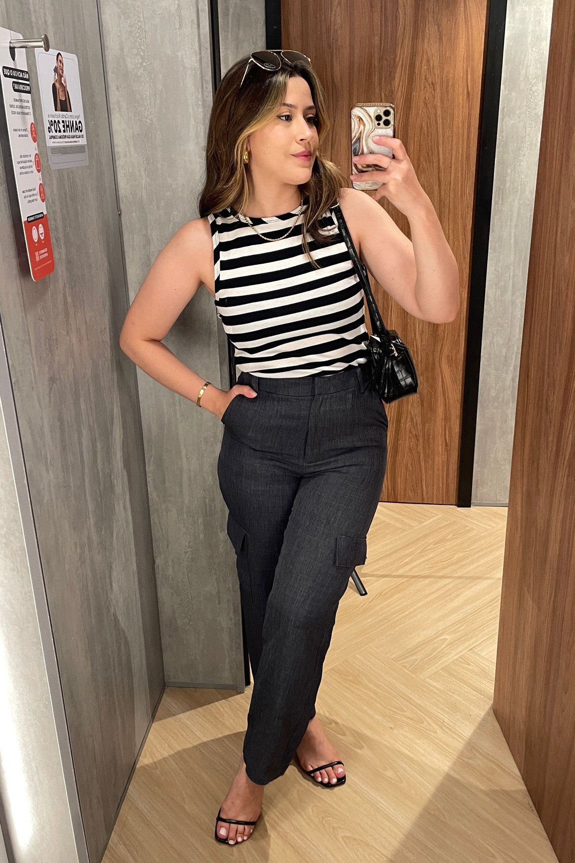 Listras e praticidade se encontram neste look urbano: Blusa listrada e calça cargo, a fusão perfeita entre estilo e funcionalidade. Pronta para enfrentar o dia com um toque de moda despojada! ✨

#LTKMostLoved #LTKmidsize #LTKbrasil