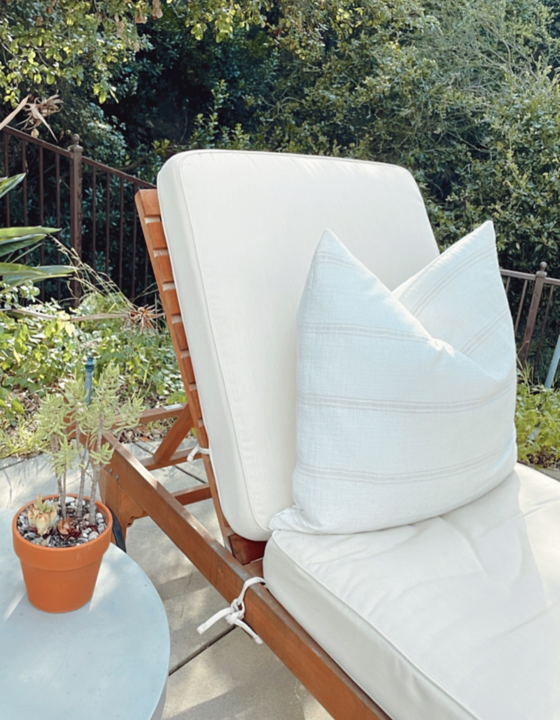 The perfect backyard napping spot! 🙌🏻

#ltkhome #chaiselounge #outdoorfurniture 