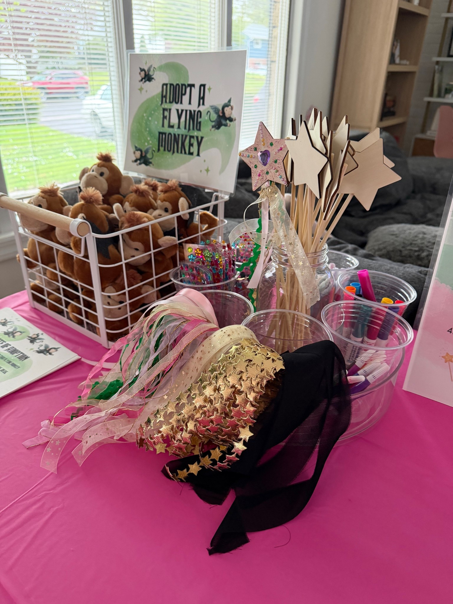 Wicked birthday party theme for my son’s third birthday! Make a wand favor station 

 #ltkmomlife