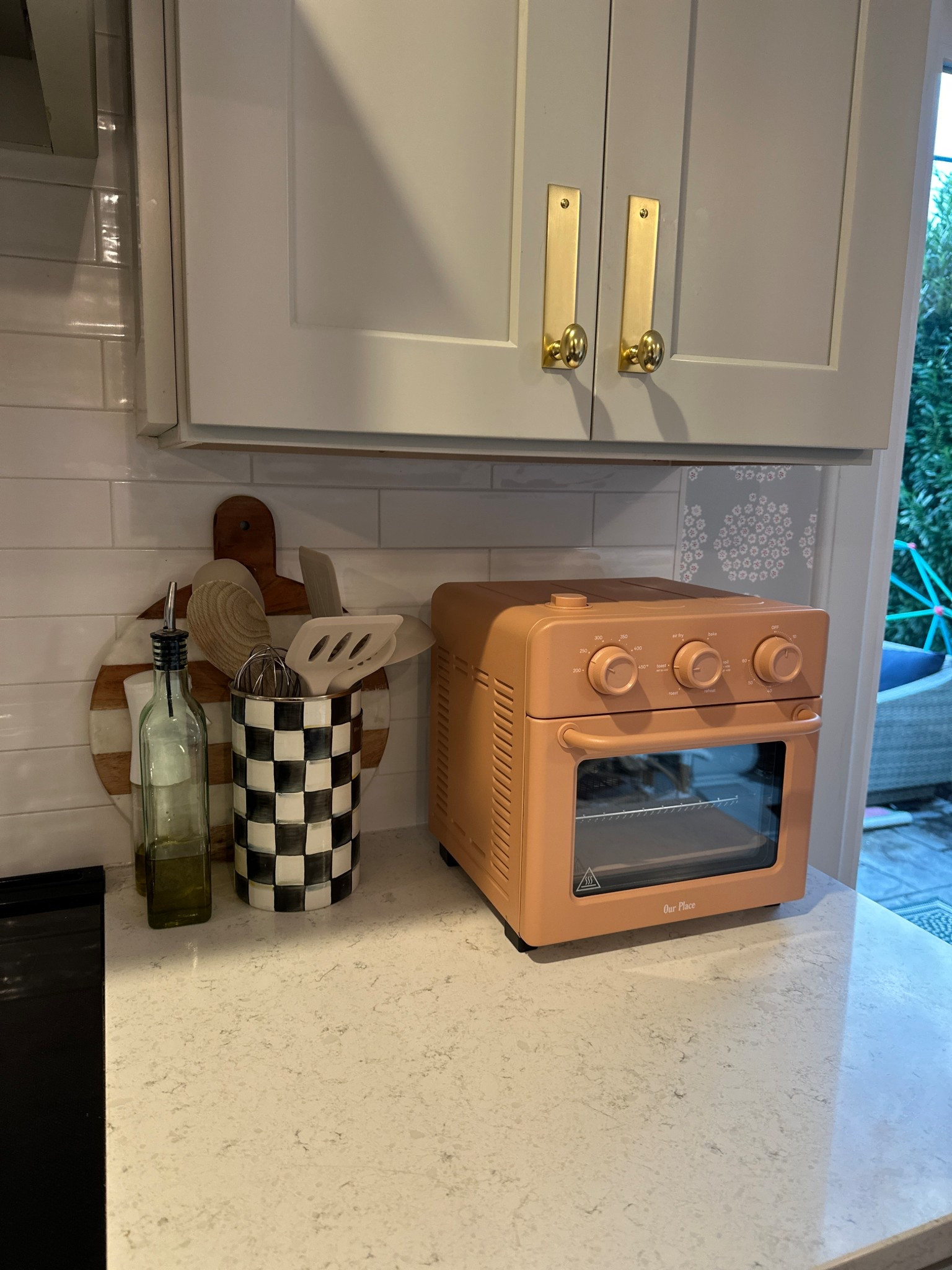 The all in one oven! Air fryer, toaster, and more. The only kitchen appliance you need for preparing meals. 