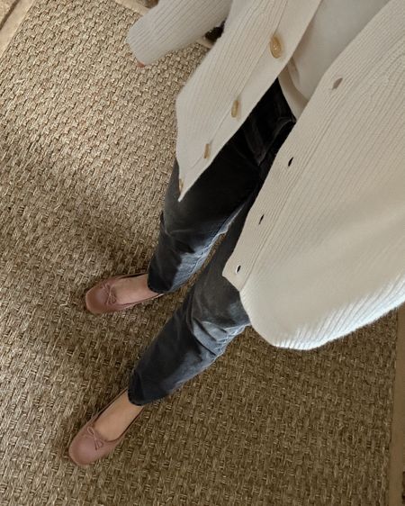 Natural area rug for the kitchen and a fall outfit idea.

Cashmere coccoon, cream shirt, black Levi’s denim, satin ballet flats



#LTKshoecrush #LTKstyletip #LTKhome