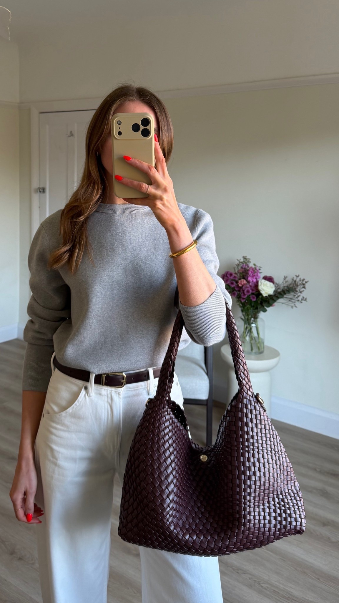 Outfit of the day - Spring outfit idea

Small in the grey Uniqlo sweater
23 31Leg in the Uniqlo curve jeans
I’m 5ft 6
Next shoes - I can’t link on here
Dune bag - large size in burgundy



White jeans, spring outfit, new season