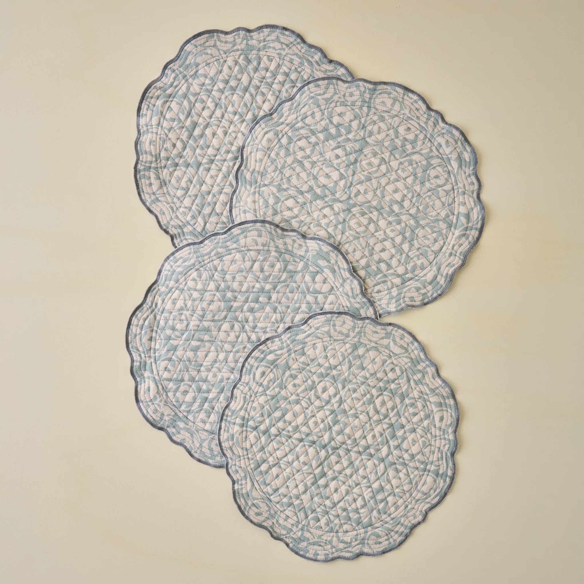 Pivione Fleurs Reversible Placemat Set of Four | Magnolia