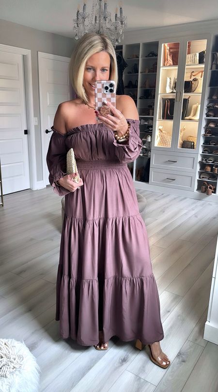 I love this romantic dress! Great for vacay, a wedding, or I’ve even seen a lot of mamas get maternity pics taken in this one! 
Dress TTS small


#LTKSeasonal #LTKsalealert #LTKstyletip