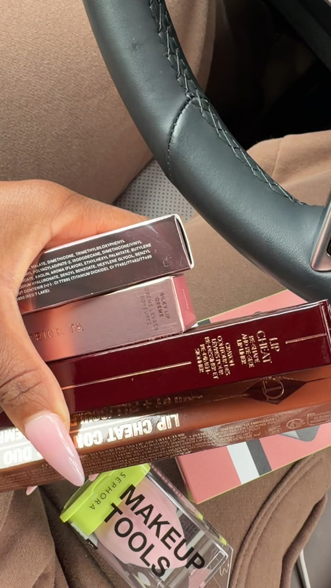 💄 Come shop my latest beauty haul with me! I picked up some makeup favorites I’ve been wanting to try, along with a few products I already know and love. I can’t wait to test everything and share my favorites with you!

🤎 ¡Acompáñenme en mi beauty haul! Compré varios productos de maquillaje que tenía en mi wishlist, además de algunos favoritos que nunca me fallan. Ya quiero probarlos todos y contarles cuáles se convierten en mis nuevos imprescindibles.

Shop the links below.

Follow me on Instagram and YouTube @kirasfashionfinds

#LTKBeauty #LTKvlog