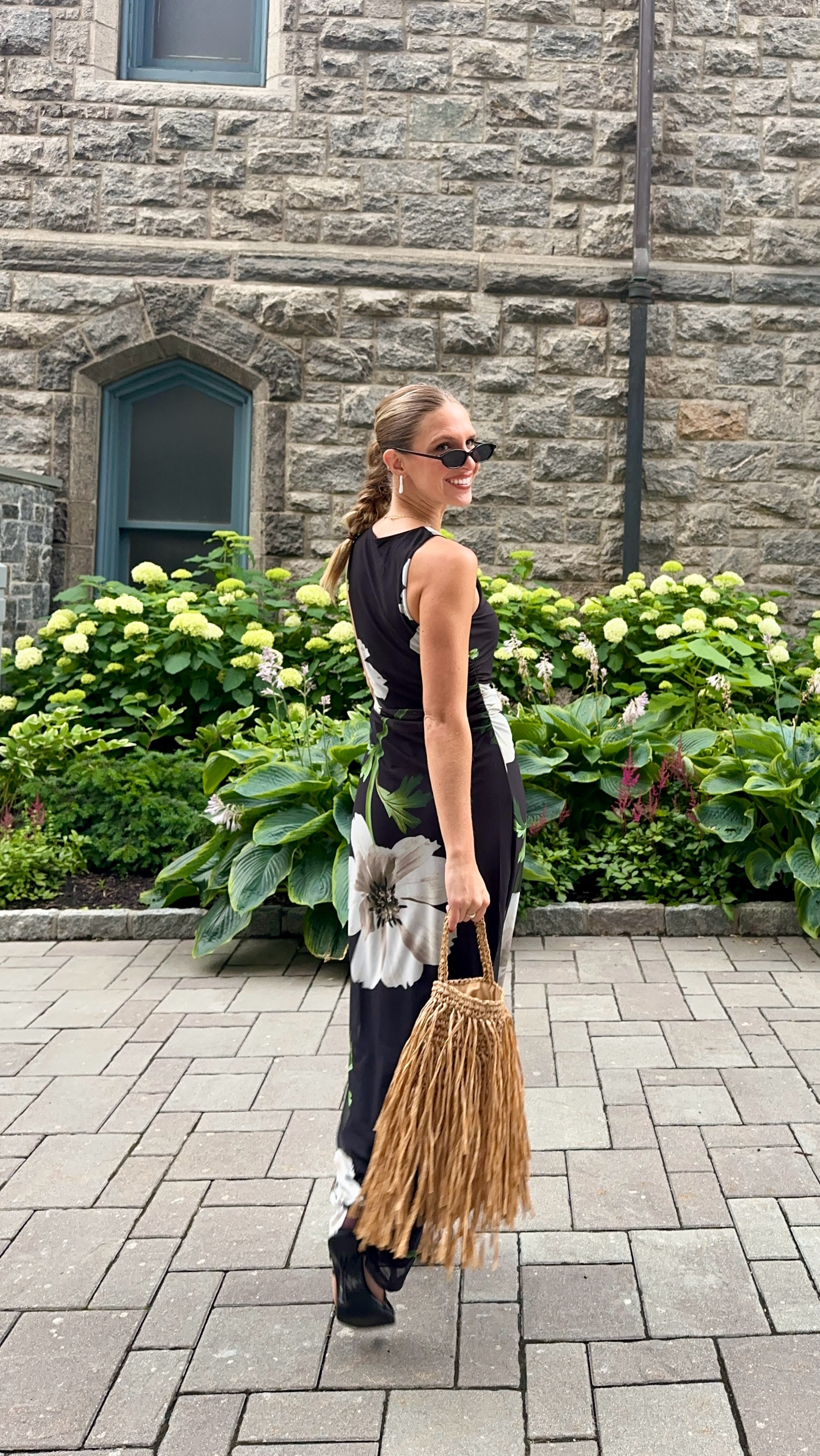 the perfect last minute amazon guest dress. it’s giving wedding, it’s giving garden party, and all for under $40 #amazonfinds #amazonguestdress #weddingguestdreee #gardenparty #maxidress #floralprintdress #floraldress

#LTKWedding #LTKFindsUnder50 #LTKParties