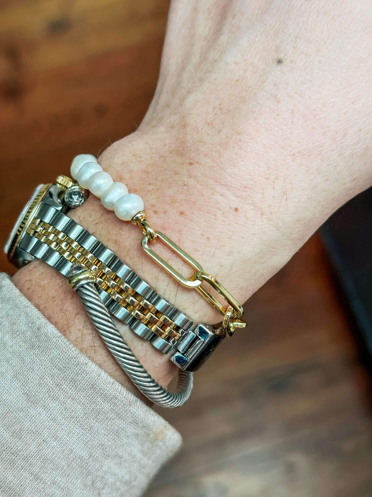 Love this bracelet under $100 if you’re still looking for a gorgeous Valentine’s Day gift for that special someone. 💕


#valentinesday #giftsunder100 #pearls #giftideas


#LTKunder100 #LTKstyletip #LTKGiftGuide