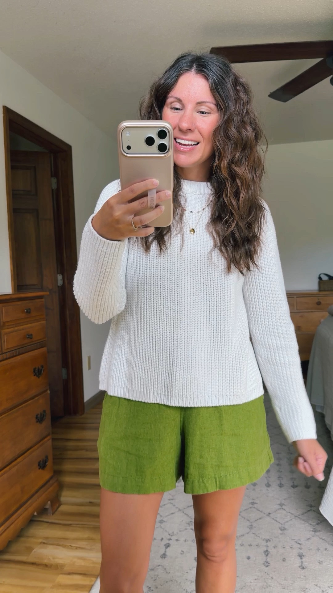 Comfy early fall outfit 💚

small in my sweater, xs in my linen shorts and size 6 in my teva sandals

#LTKPetite #LTKootd #LTKgrwm