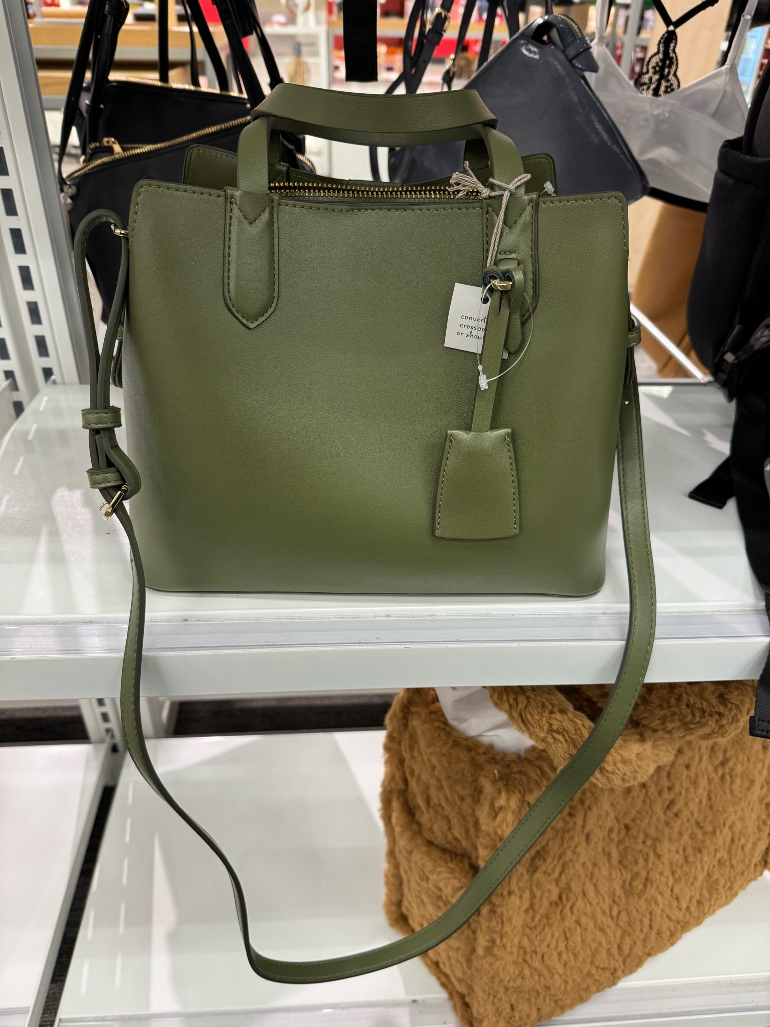 I’ve got my eye on this gorgeous moss handbag 👜 

#LTKitbag #LTKfindsunder50 #LTKstyletip