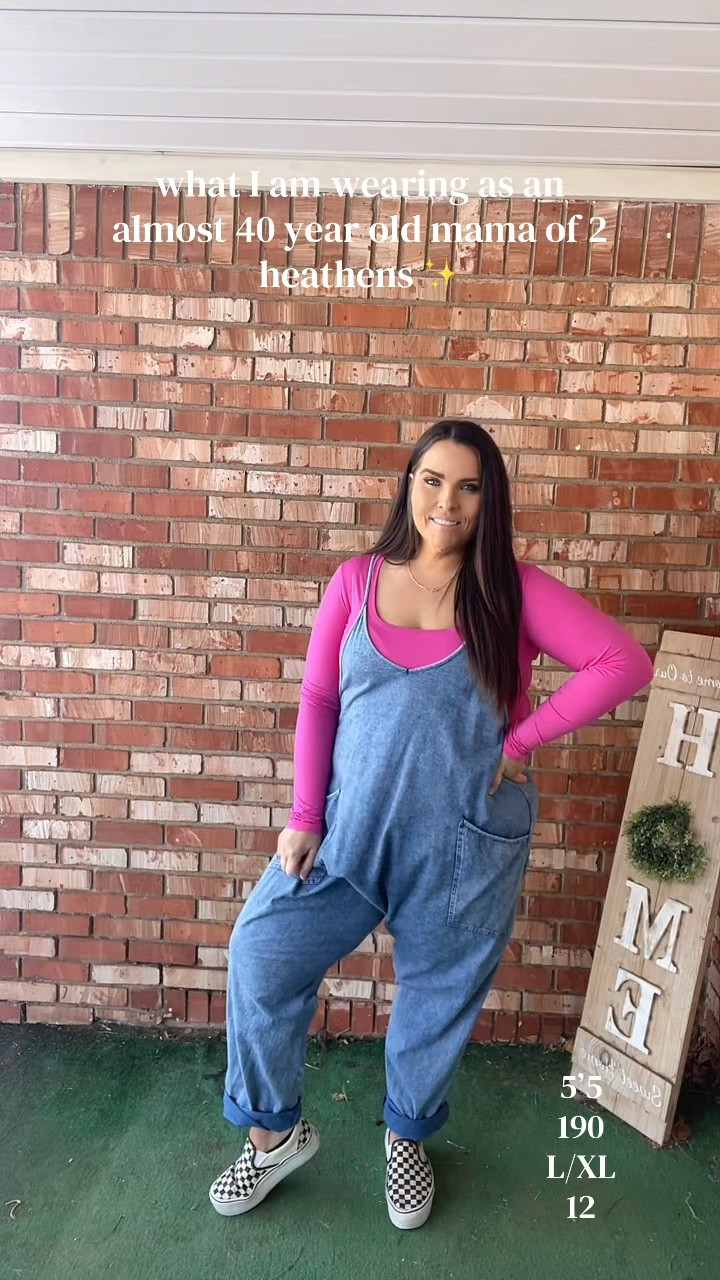 Comfy midsize mama fit ✨

In an large in the jumpsuit and XL in the top 

#LTKOver40 #LTKootd #LTKMidsize