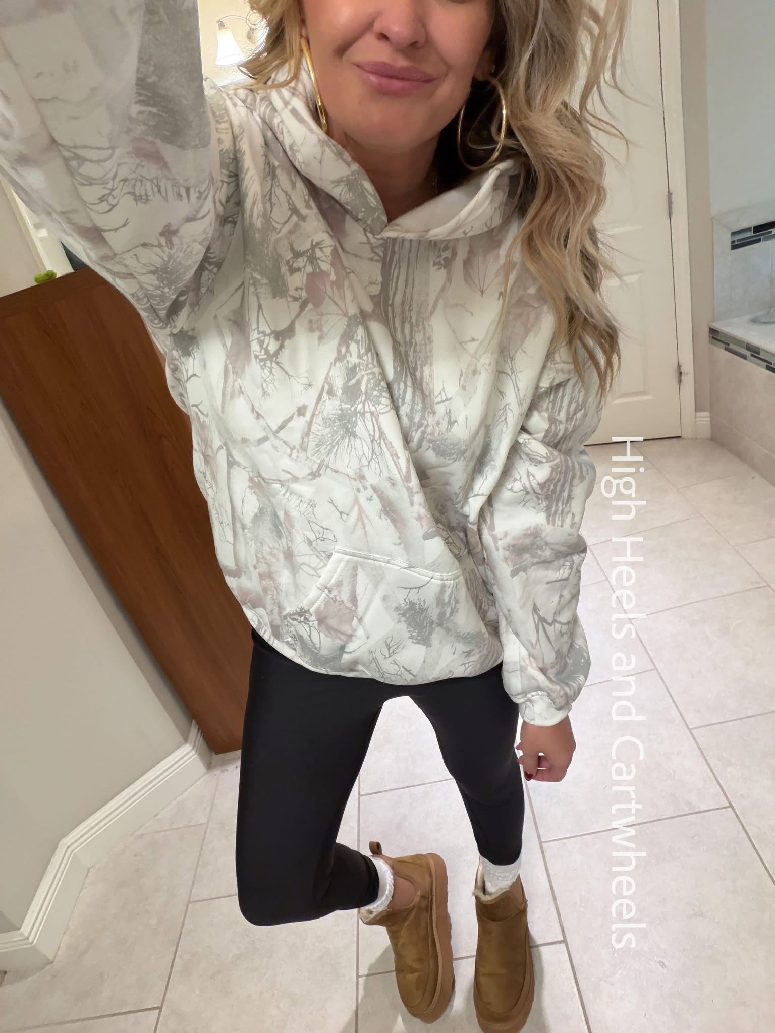 This looks like A+F but it’s actually an #AmazonFind!! I love the subtle pink hues, and there are more colors online, too!