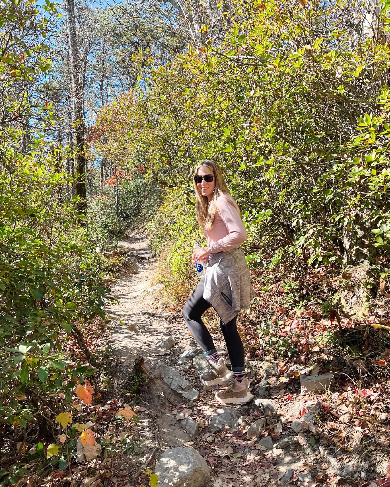 Hiking, hiking outfit, hiking shoes, Hoka shoes, Hoka, Hoka hiking shoes, lululemon, lululemon fit

#LTKfitness #LTKshoecrush #LTKtravel