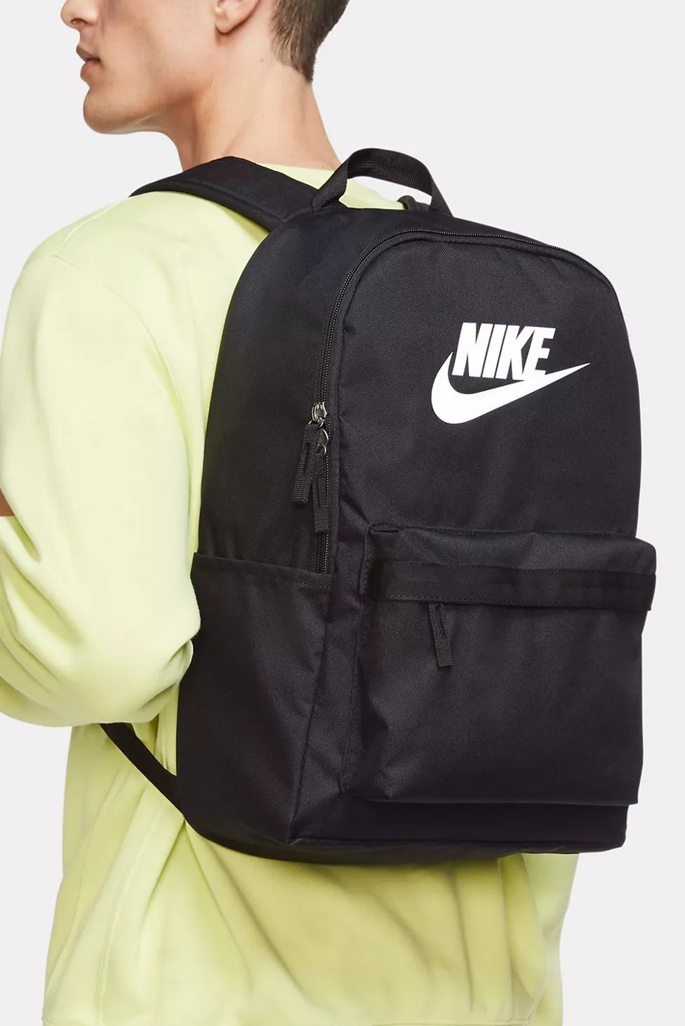 Nike Heritage 25L Backpack | Urban Outfitters (US and RoW)