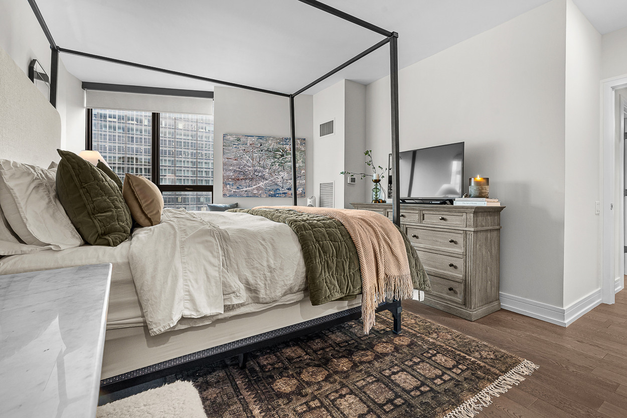 In this Chicago condo, we didn't let the small space stop us from big design moments. A canopy bed is always the start of something special and this is one we recommend time and time again. Layered with plush bedding in another favorite style and a reversible rug that ties the whole bedroom together.  

 #LTKdayinmylife #LTKHome
