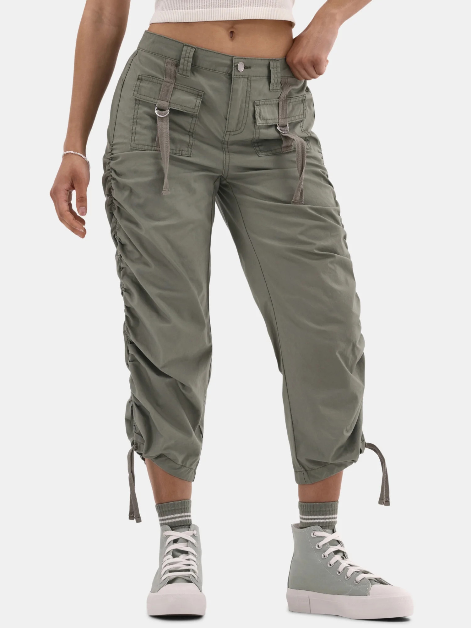 No Boundaries Ruched Crop Cargo Pants, 22'' Inseam, Women's and Women's Plus | Walmart (US)