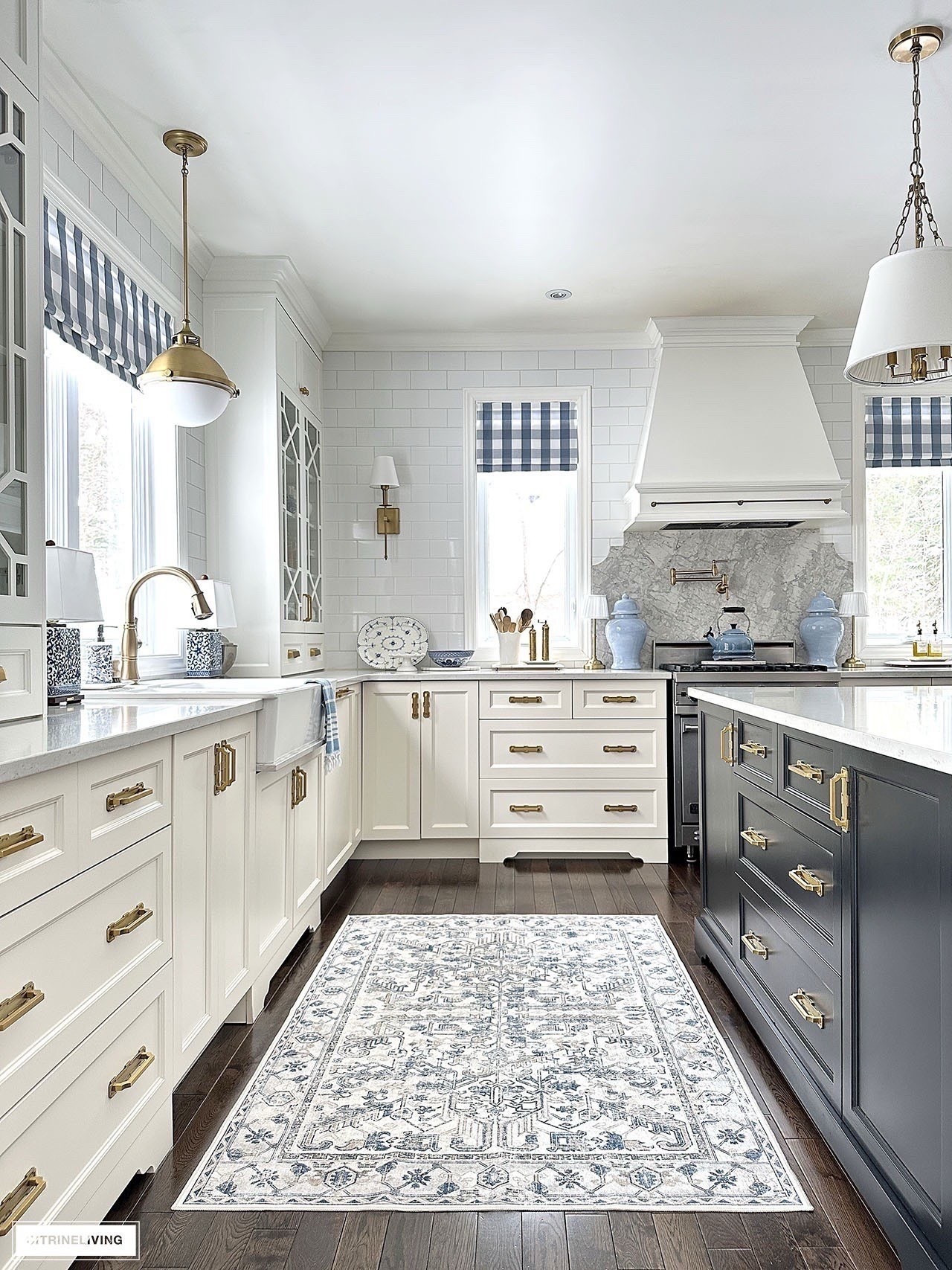 Chic  kitchen home decor in beautiful blues! Love our chic roman shades!!

Kitchen home, kitchen home decorations, kitchen rug, kitchen runner, roman shades, blue and white decor, blue decor, blue home finds, blue vase, coastal home, home decor. 