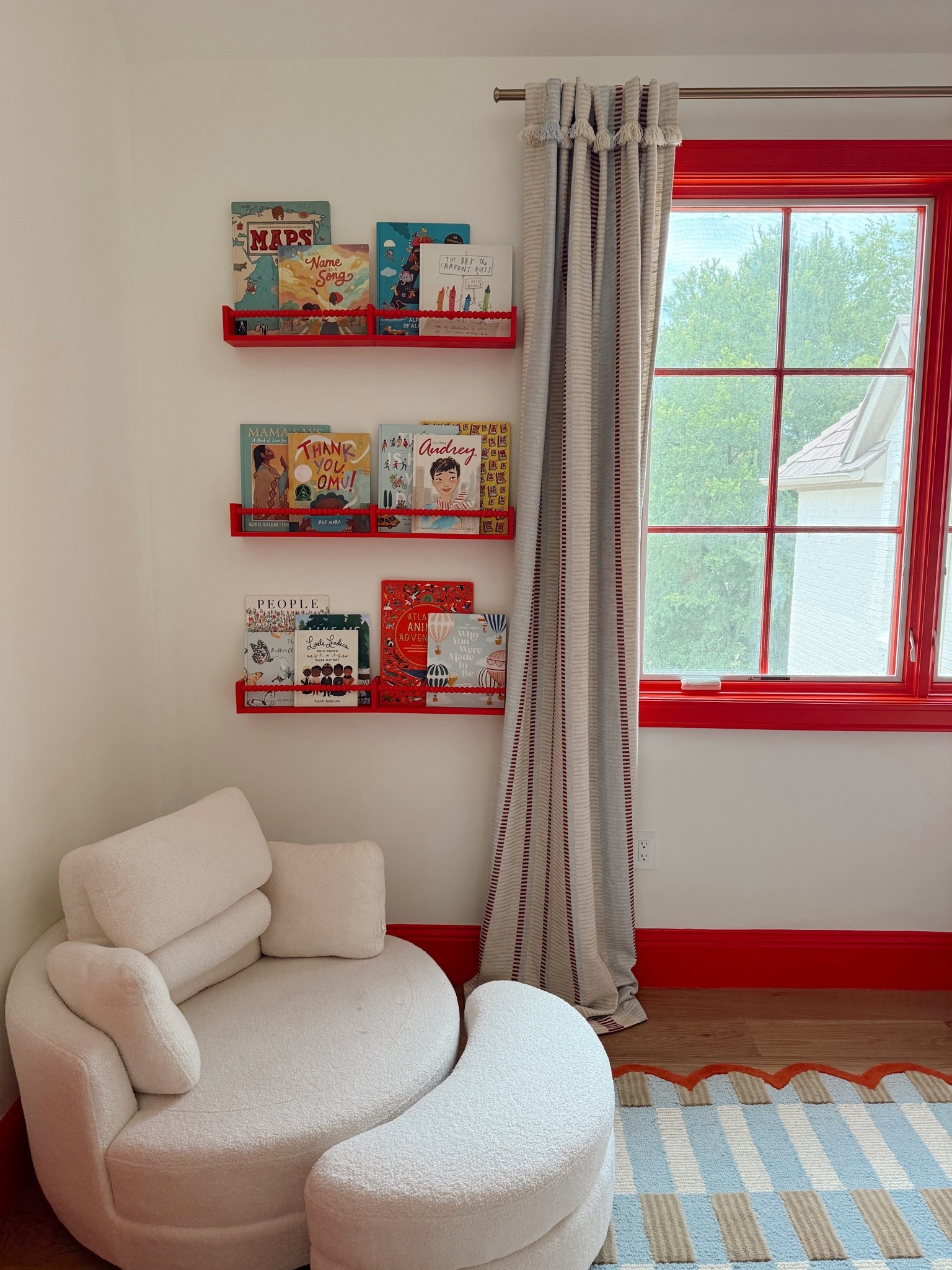 The perfect shelves that come in at under $50 for all three are really pulling the new room together 

Kids rooms
Bedroom 
Kids home 
Bookshelf
Books
Kids books 
Home decor

#LTKKids #LTKHome #LTKBaby