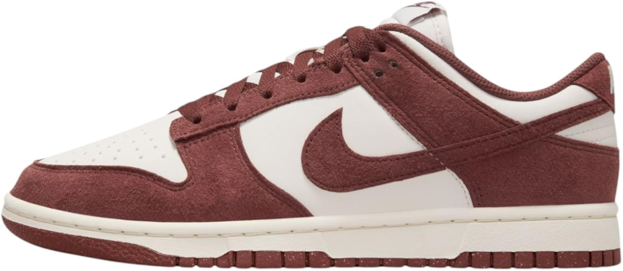 Nike Women's Dunk Low Sneaker | Amazon (US)