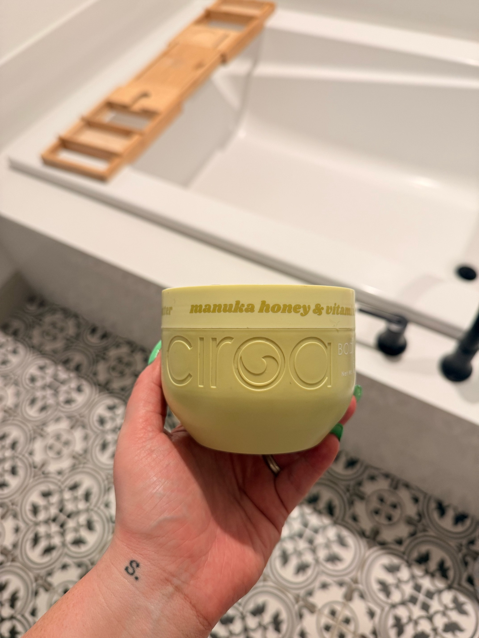 Don’t buy this if you want the smoothest, most glowy skin ever 

#LTKbeauty #LTKstyletip #LTKfindsunder50