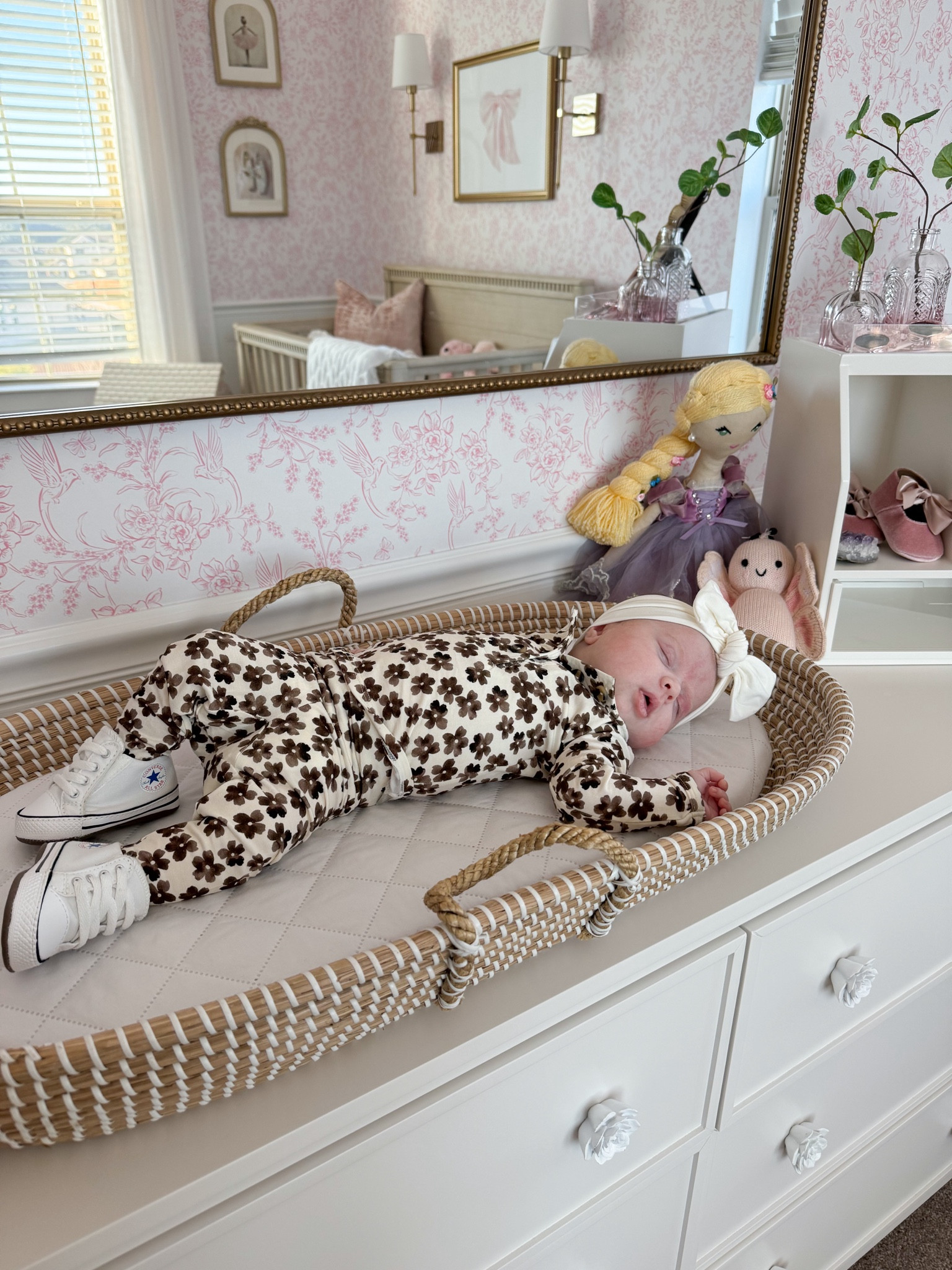 Loulou and company 💕

Baby girl outfits, baby girl nursery, nursery ideas, baby outfits, baby bows

#LTKFamily #LTKBump #LTKBaby