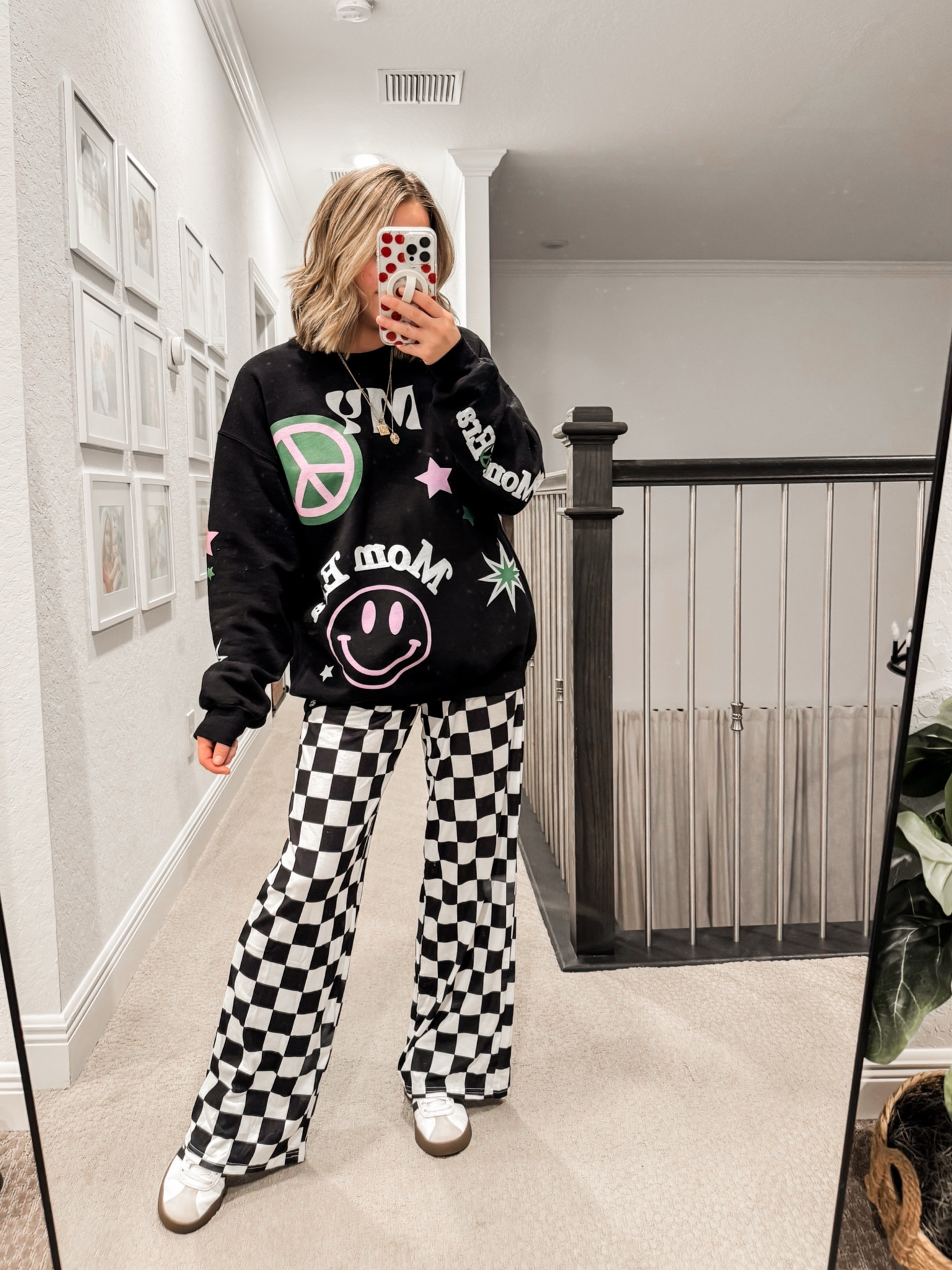 I was feeling funky vibes today 🤍💜🖤
Wearing size small in pants 
Top style isn’t available anymore but from slyfoxthreads.com 
Linked some others! 

#LTKFindsUnder50 #LTKBump #LTKStyleTip