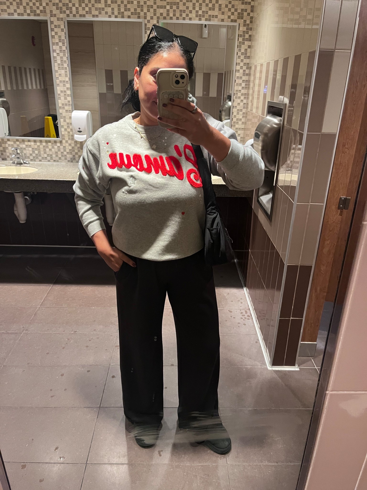 DSG sweatpants
Graphic sweatshirt
Movie theatre outfit


#LTKfitnessgoals #LTKHoliday #LTKCyberWeek