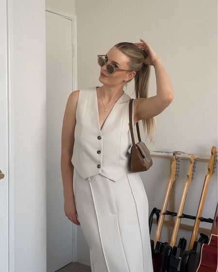 Day 10/30 summer outfit inspo - this set is so worth it. I’ve worn it through autumn and winter with the matching blazer and now I love wearing just the vest as it warms up! #LTKGift 

#LTKaustralia #LTKstyletip #LTKGiftGuide