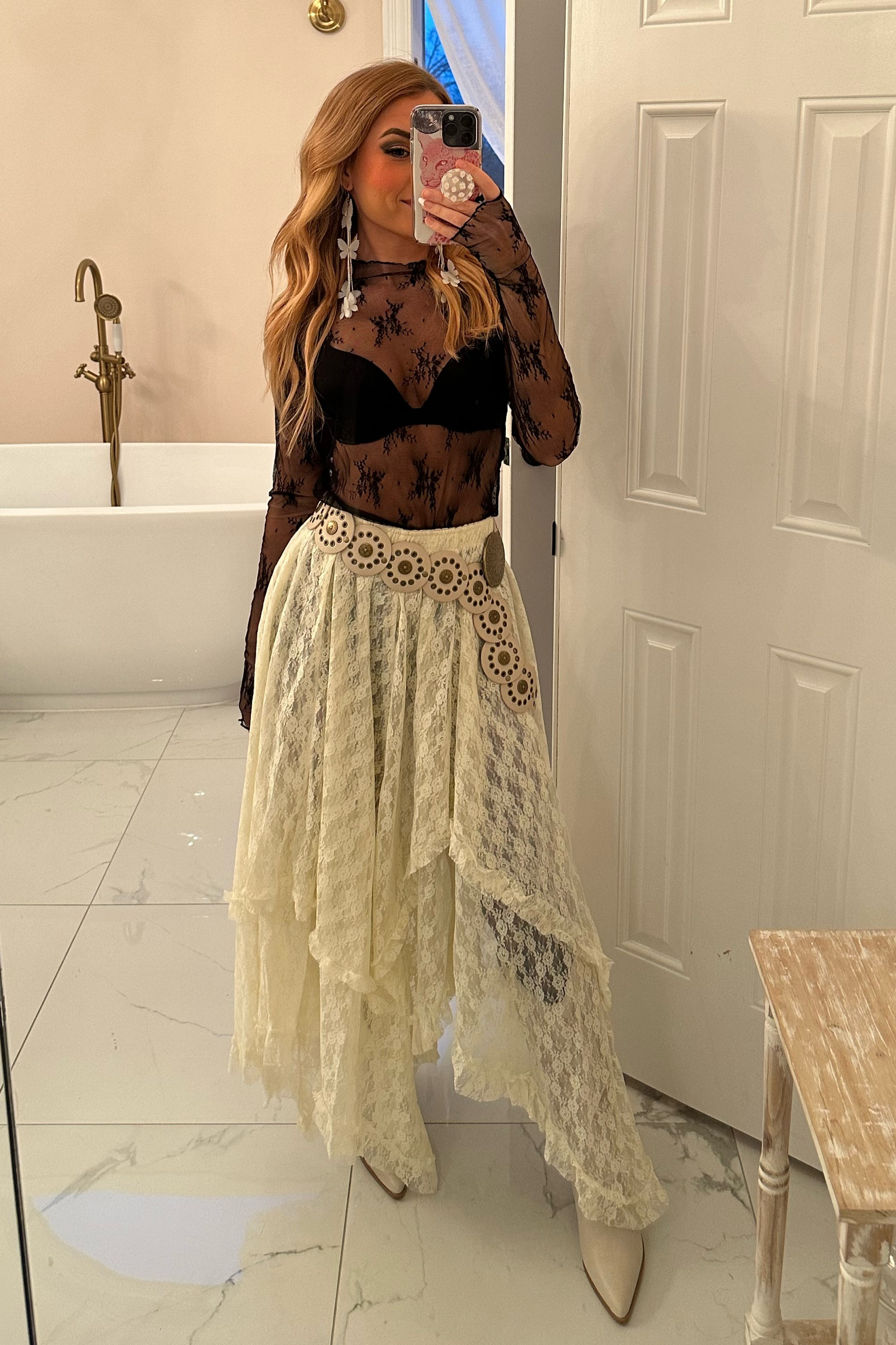 Absolutely been obsessing over lace lately 😍
