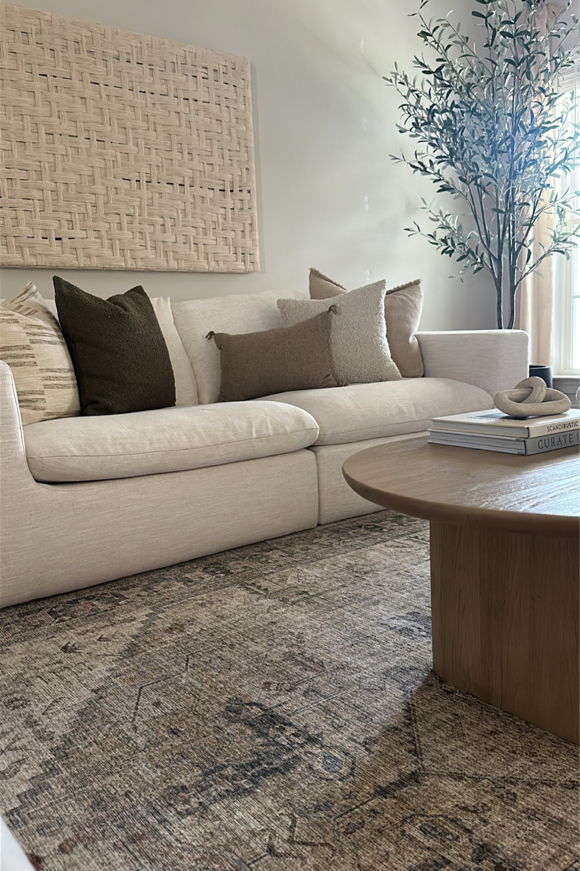 Living room! 
Pillows
Olive tree
Coffee table


#LTKhome