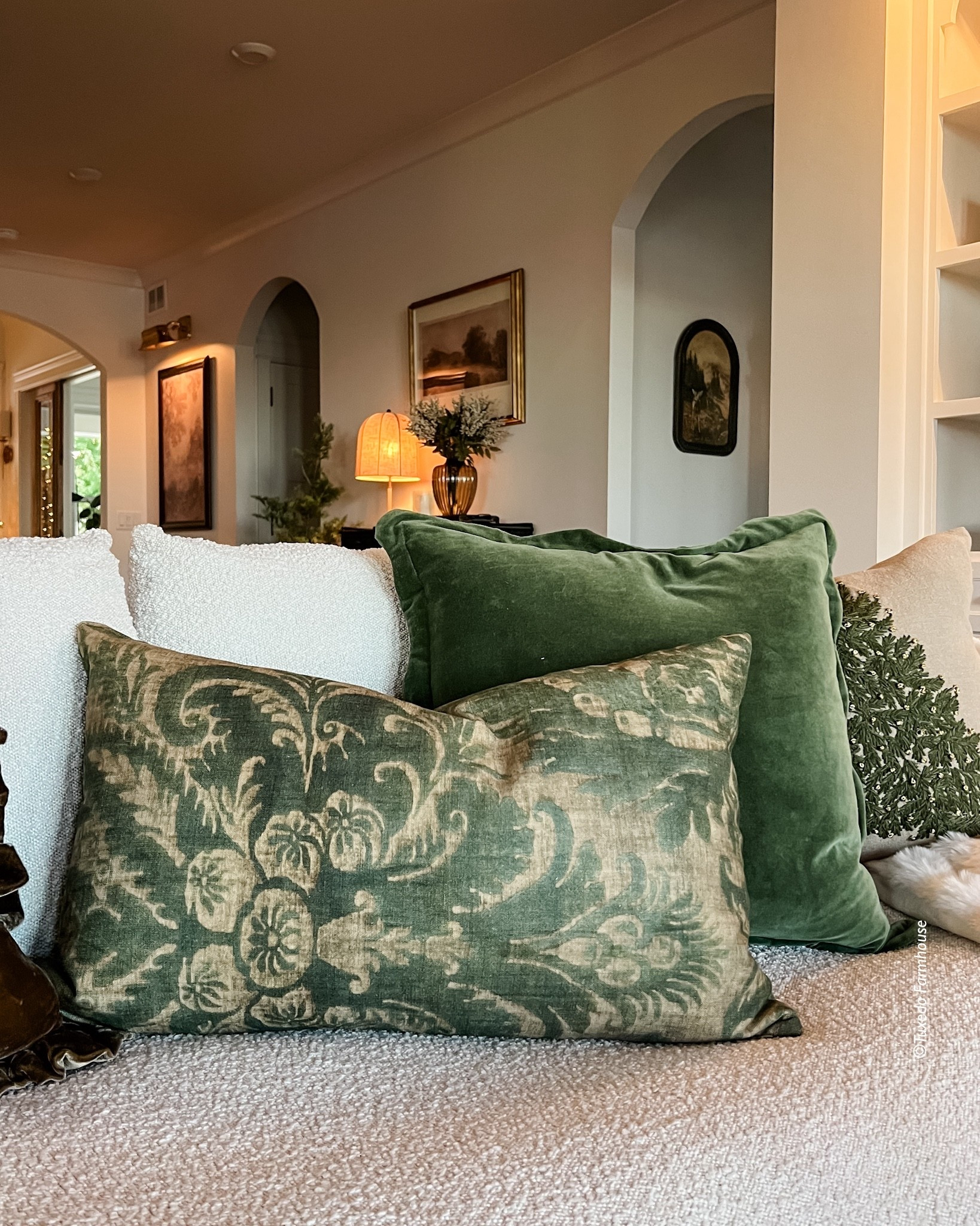 Pretty pillows that I’ll be using for the holidays. The damask pillow is on major clearance plus an additional 20% off!

#ltkholiday

#LTKSeasonal #LTKHome #LTKSaleAlert