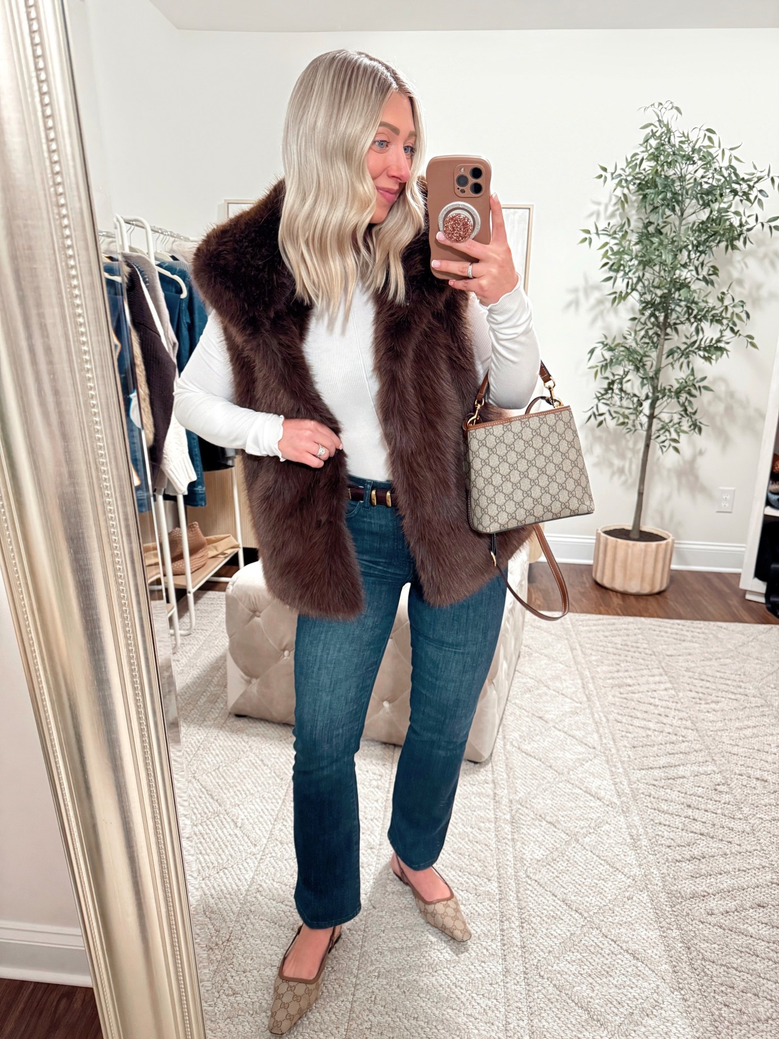 The most gorgeous faux fur vest in chocolate brown! 🤎
Wearing size small in the vest, jeans run slightly big (size down if in between)

Faux fur vest, holiday outfits, winter outfits 

#LTKdayinmylife #LTKHoliday #LTKPetite