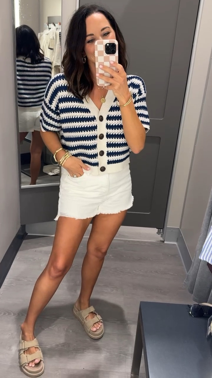 Simple, comfy, and cute!
This button front cardigan and white shorts outfit is a summer staple. Shorts are on sale for under $18!


Summer fashion  white denim shorts  women’s outfit  Target




#LTKFindsUnder50 #LTKSaleAlert #LTKStyleTip