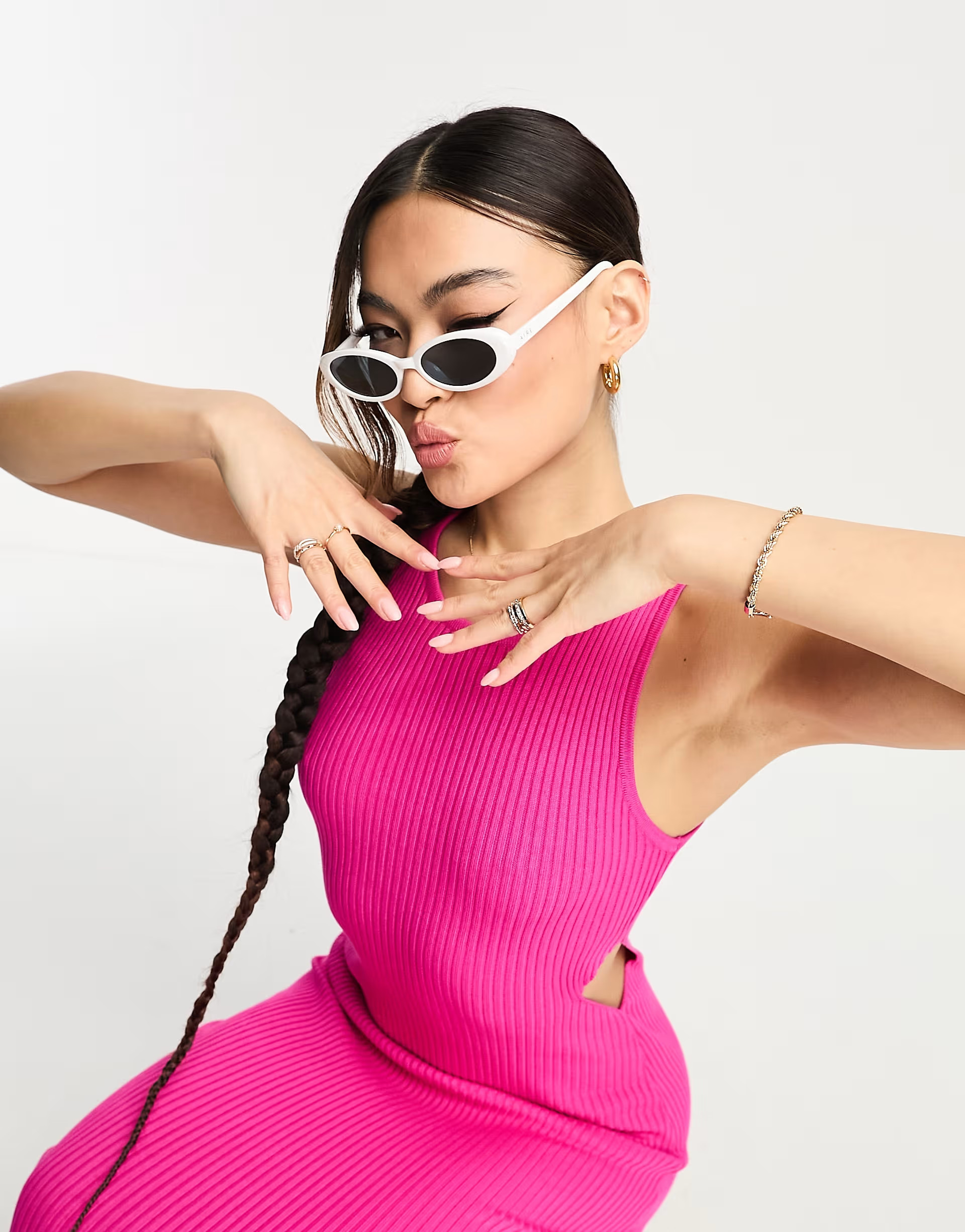 AIRE – Fornax – Ovale Sonnenbrille in Weiß | ASOS (Global)