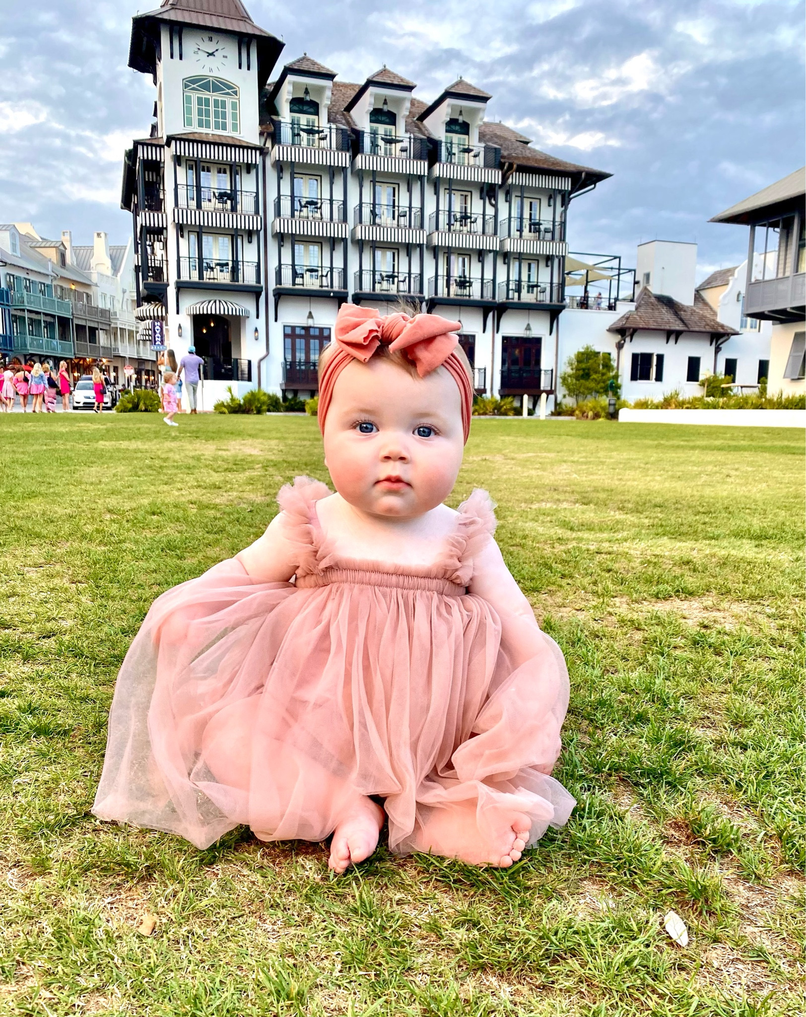 Baby girl tulle dress!
So soft!
Runs kind of oversized.

Baby girl style, tulle baby dress, tulle dress, tutu, birthday dress, baby girl, newborn, baby clothes

#LTKbaby #LTKunder50 #LTKbump