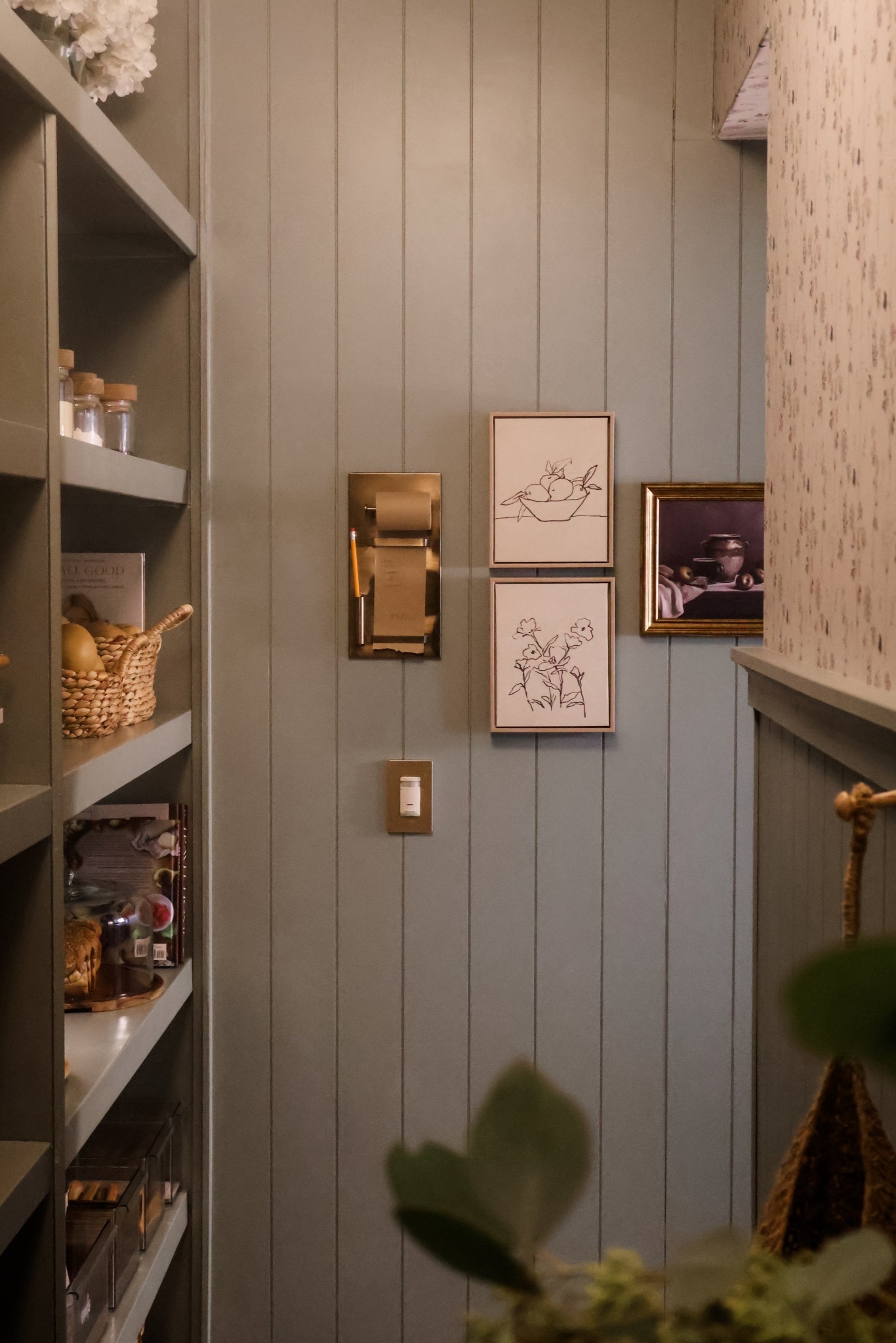 Links for the decoration pieces in my pantry and more 