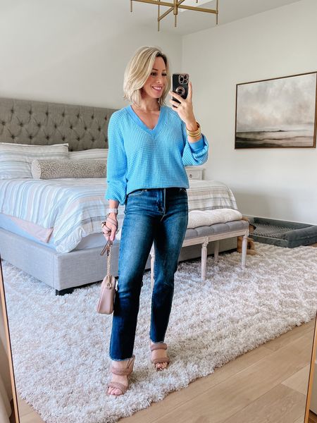 Top & Jeans from GibsonLook 

You can use my code HONEY10 for 10% off sitewide at GibsonLook.

Top Fit: I’m wearing an XXS
Jeans Fit: 24

#LTKfindsunder100 #LTKover40 #LTKSeasonal