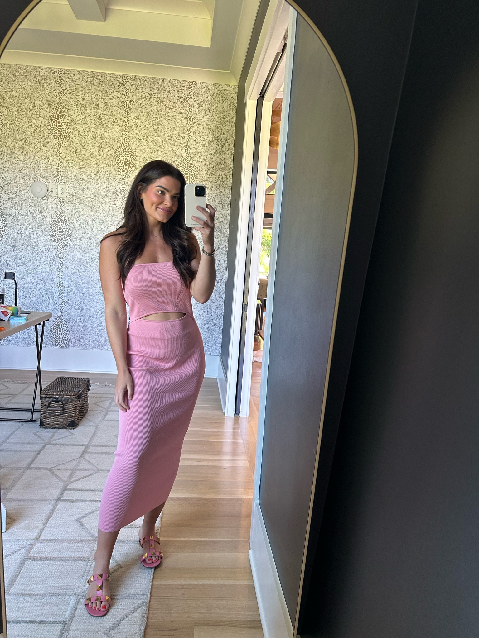 The most comfortable dress! It has the front cutout but connects in the back. 