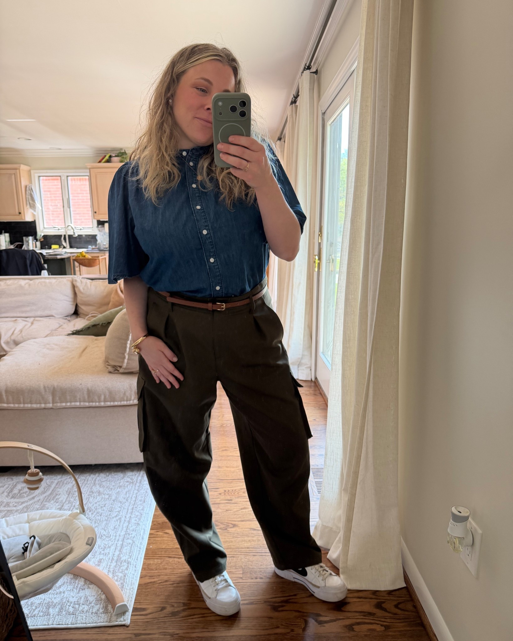 Comfy mom outfit #momstyle 

#LTKMidsize #LTKootd #LTKmomlife
