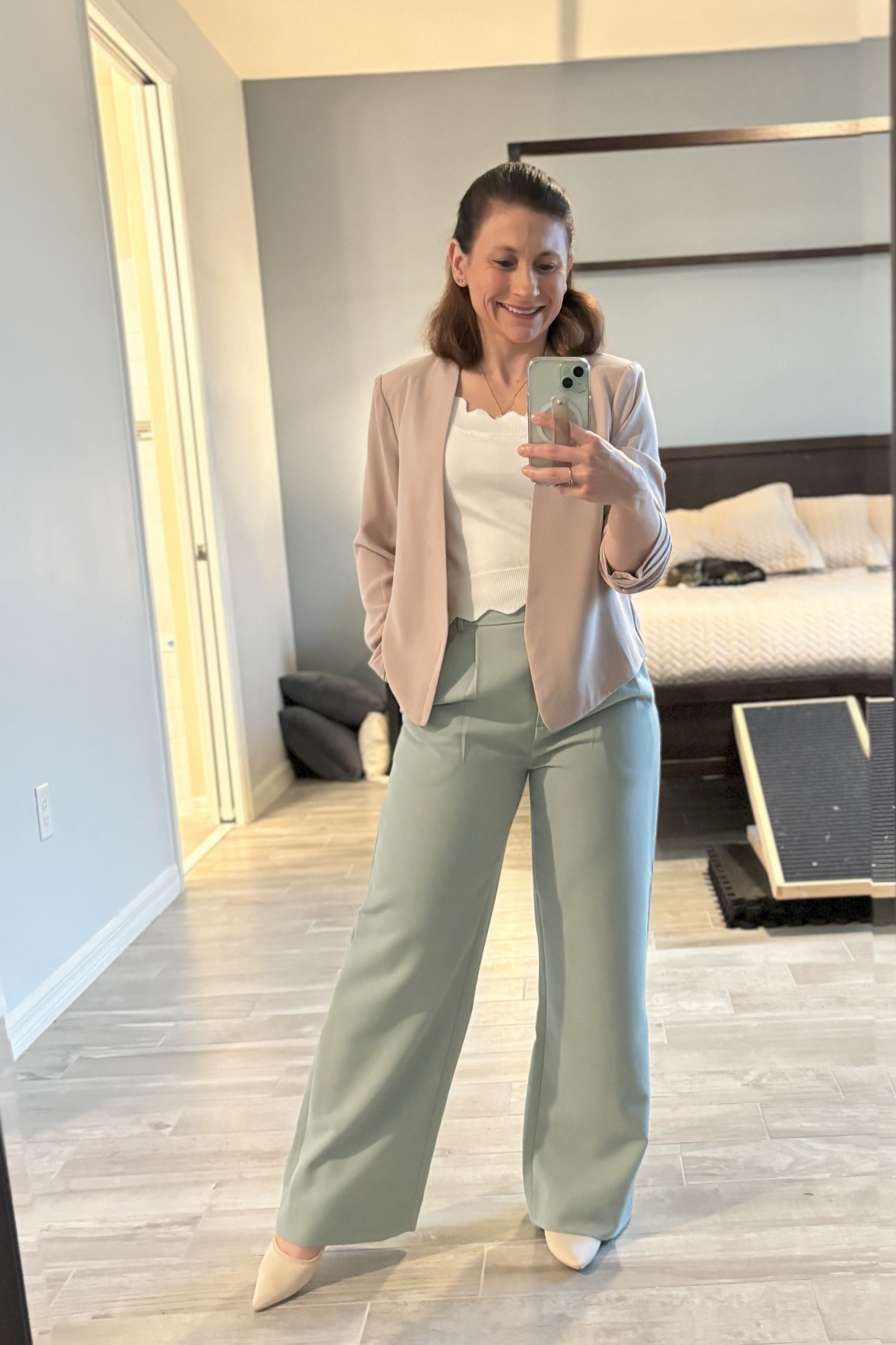 Spring office pants on sale

#LTKSpringSale #LTKworkwear #LTKover40